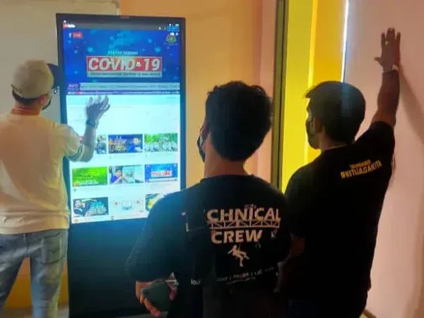 Touchscreen Monitor Kiosk for Hospital Sultanah Aminah, Johor Bahru