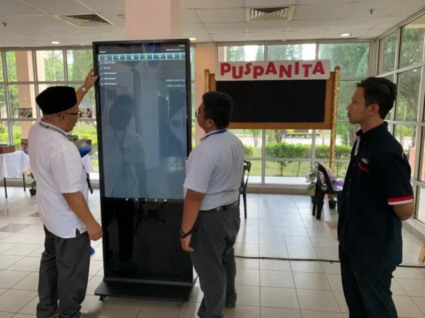 Floor stand Kiosk for RTM Johor