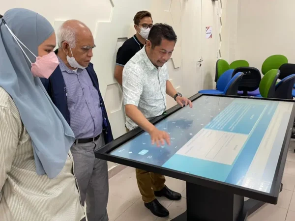 Interactive Smartboard for Universiti Sains Islam Malaysia (USIM)