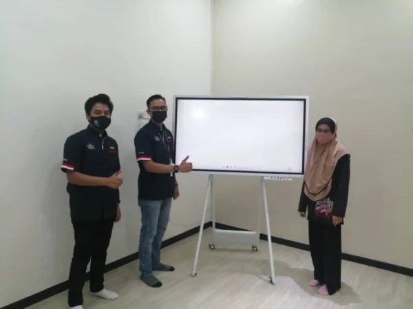 Interactive Smartboard for Ailezee Rich Sdn. Bhd.