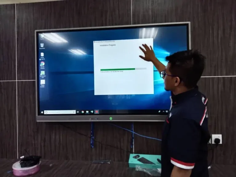 interactive smartboard arvia israk solution
