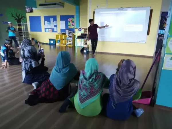 Interactive Whiteboard for Madrasah Tunas Khalifah JB