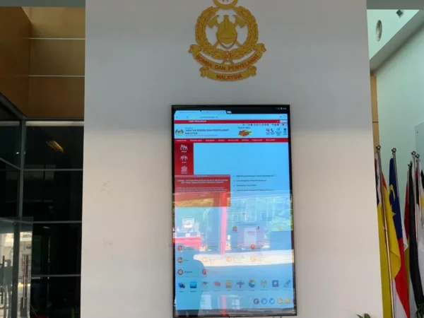 Digital Signage Monitor for MZ Hani Enterprise