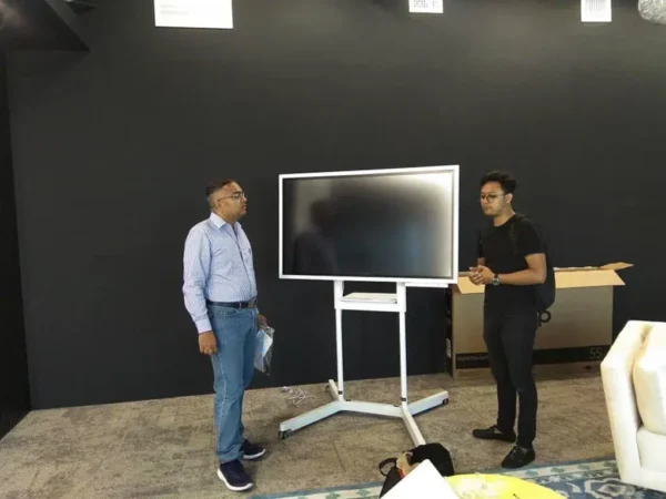 Interactive Smartboard for Roniks Singapore
