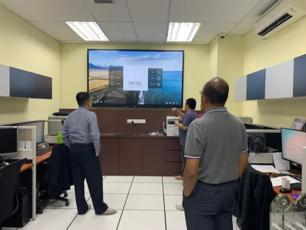 Interactive Smartboard for Rejimen Semboyan Diraja