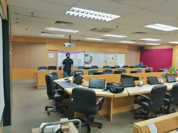 Smart Meeting Room: Optimize Collaboration with Video Conferencing