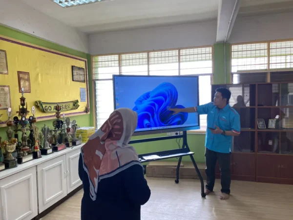 Interactive Smartboard for SK Bentong