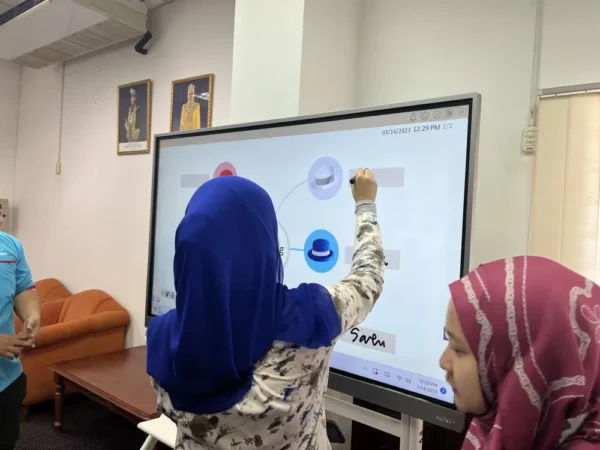 Interactive Smartboard for Akademi Binaan Malaysia
