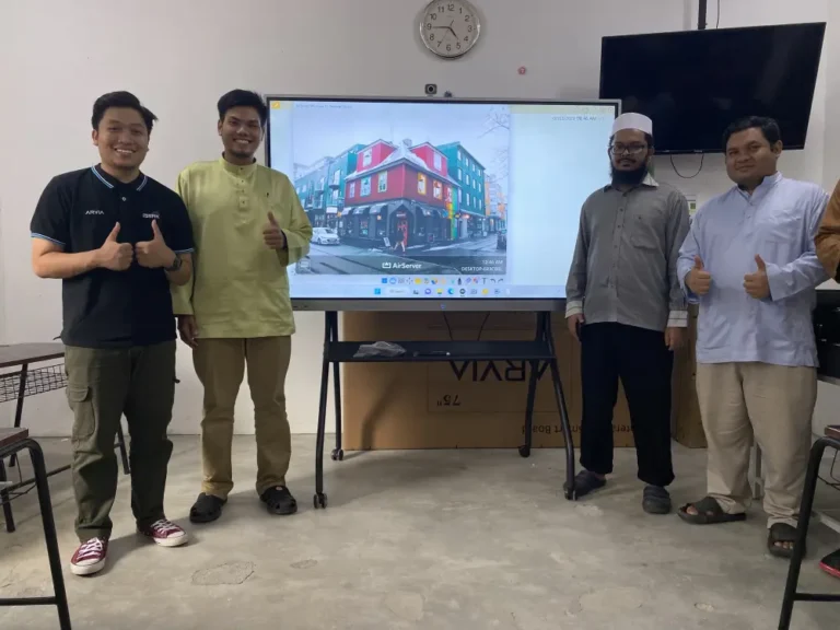 Interactive smartboard arvia israk solution