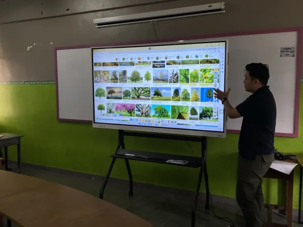 Interactive Smartboard for SJKT Taman Tun Aminah
