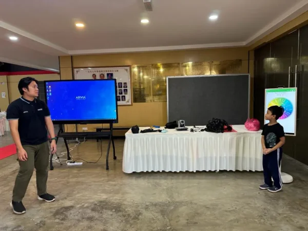 Interactive Smartboard for SJKC Selayang Baru