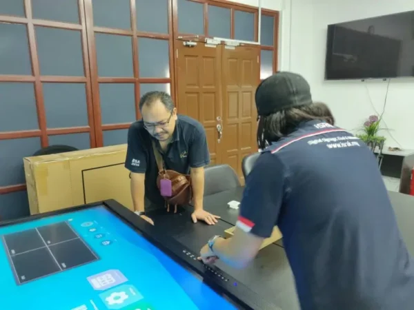 Interactive Smartboard for System Consultancy Services