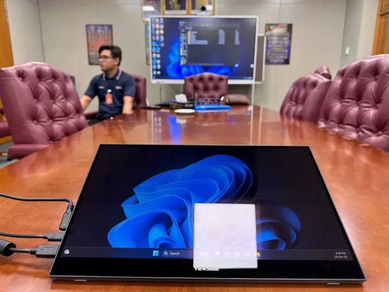 Smart meeting room arvia israk solution