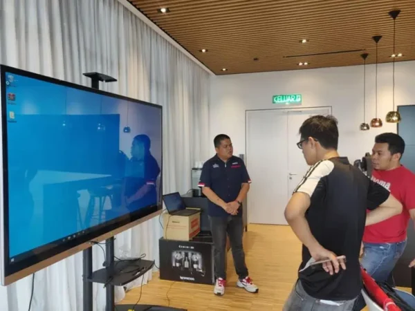 Interactive Smartboard for Classroom: Volvo Training Center