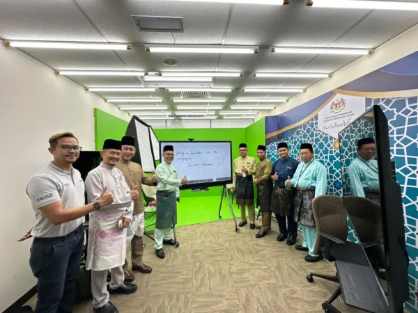 Smartboard Technology Enhances Learning at Bahagian Pendidikan Islam KPM