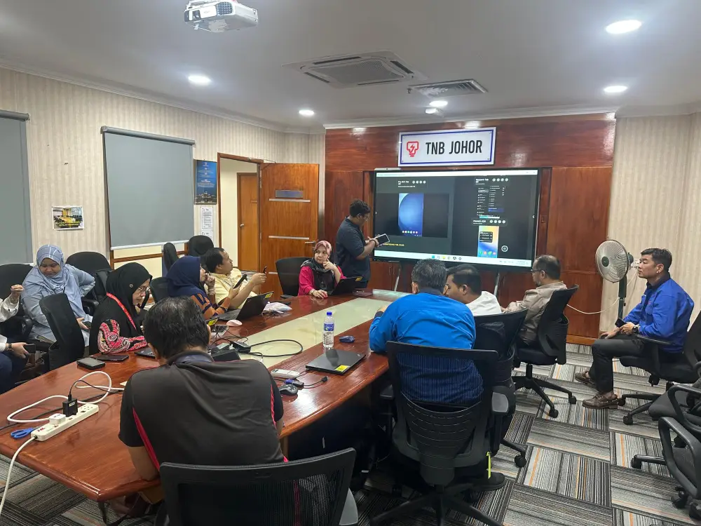 Advancing Communication at TNB Johor with Smartboard Technology