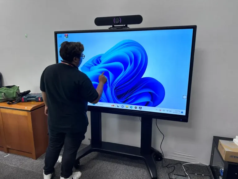 arv100 smartboard video conferencing mic jabatan perdana menteri arvia solutions israk solutions
