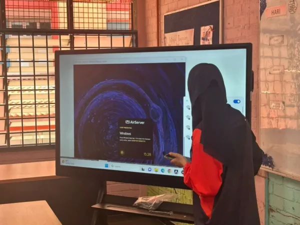 Smartboard Integration Elevates Learning at SMK Raja Muda