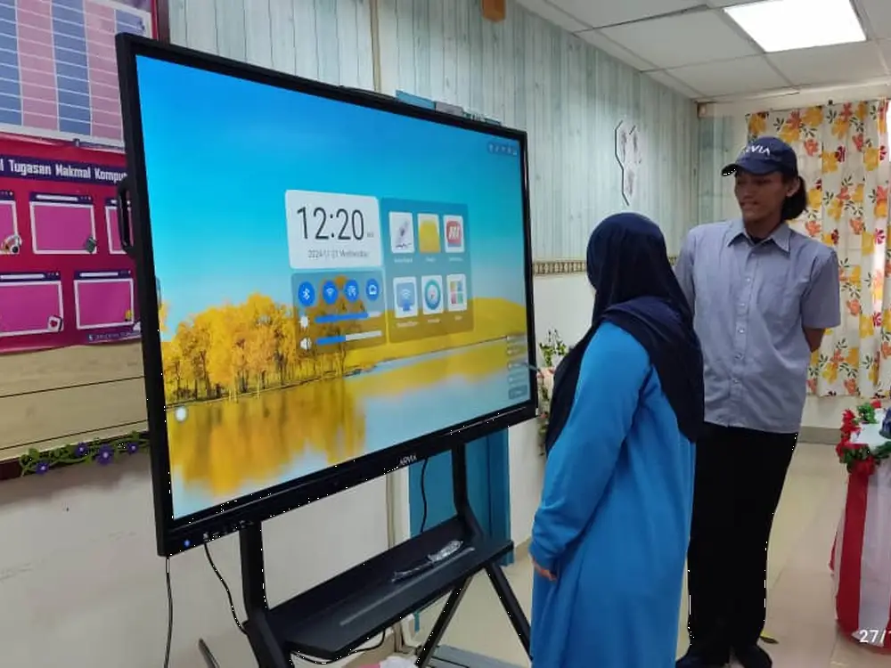 SMK Sri Kenangan Upgrades Classrooms with ARVIA Smartboard Technology