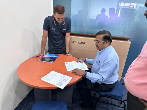 Interactive Smartboard ARV100-65″ at SMH Rail