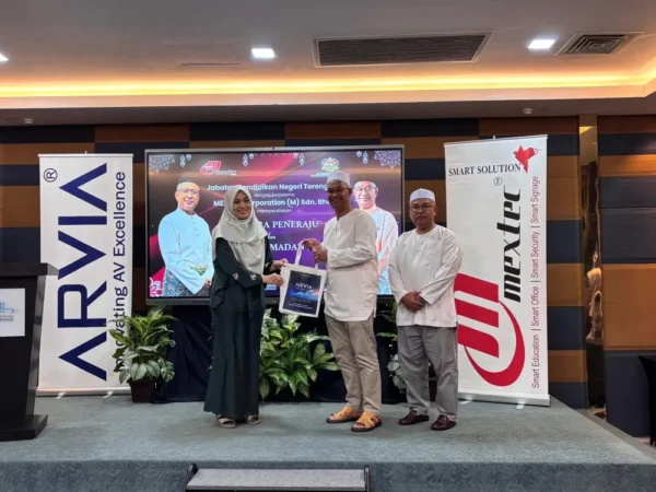 A Milestone Event Uniting Education and Technology