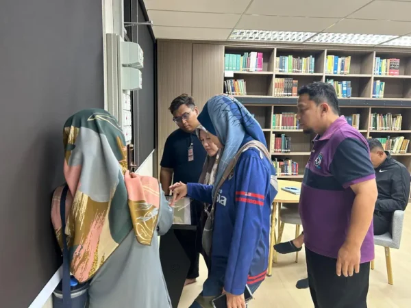 Empowering Veterinary Education with Smart Standing Kiosk Technology