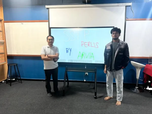 Revolutionizing Classrooms in Perlis with Smartboard Integration