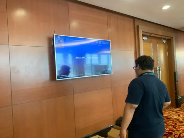 Enhancing Parliamentary Communication Through Media Player Integration