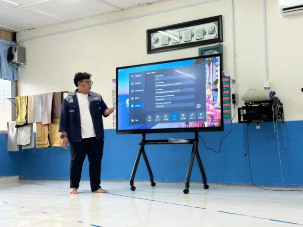 Bridging Rural Education with Smartboard Innovation