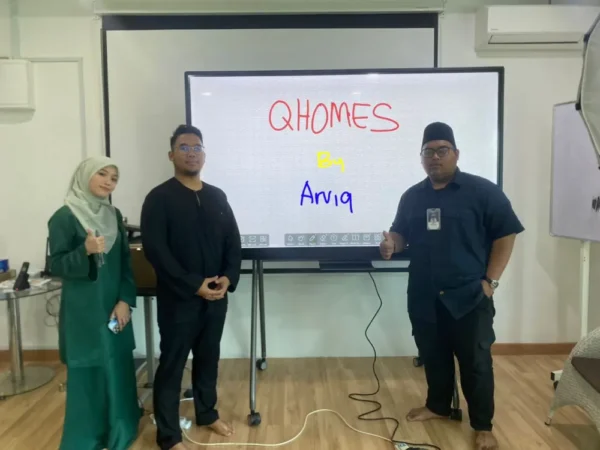 QHomes Realty Elevates Real Estate Meetings with 86-Inch Smartboard