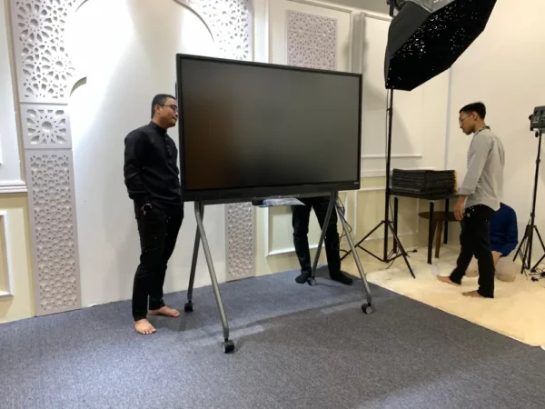 Arvia Smartboard Empowers Quranic Learning at KMP Academy