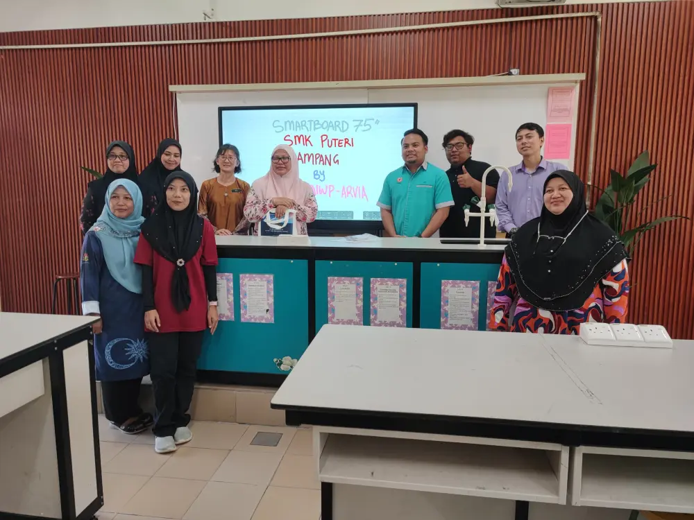 Smartboard ARV100 Enhances Digital Learning at SMK Puteri Ampang