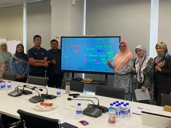 Transforming Medical Collaboration with Smartboard Technology