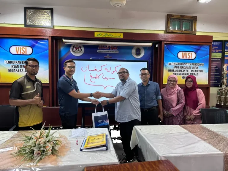 smartboard arv200-65 SJKT KLEBANG arvia solutions israk solutions