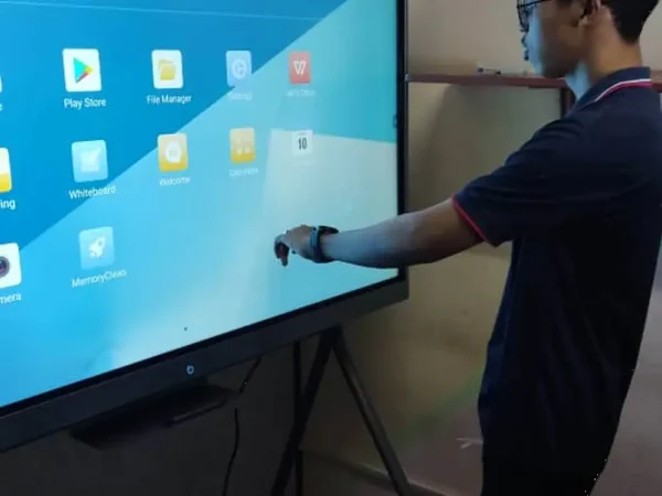 Empowering Modern Learning at Pusat Tuisyen Akhiar with Smartboard Technology