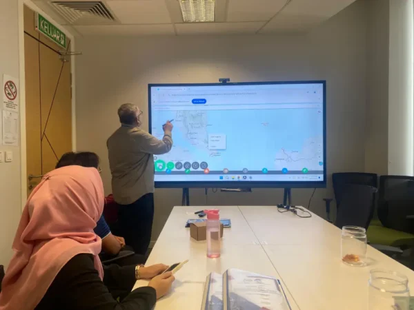 Smartboard Technology Enhances JMG’s Communication and Collaboration