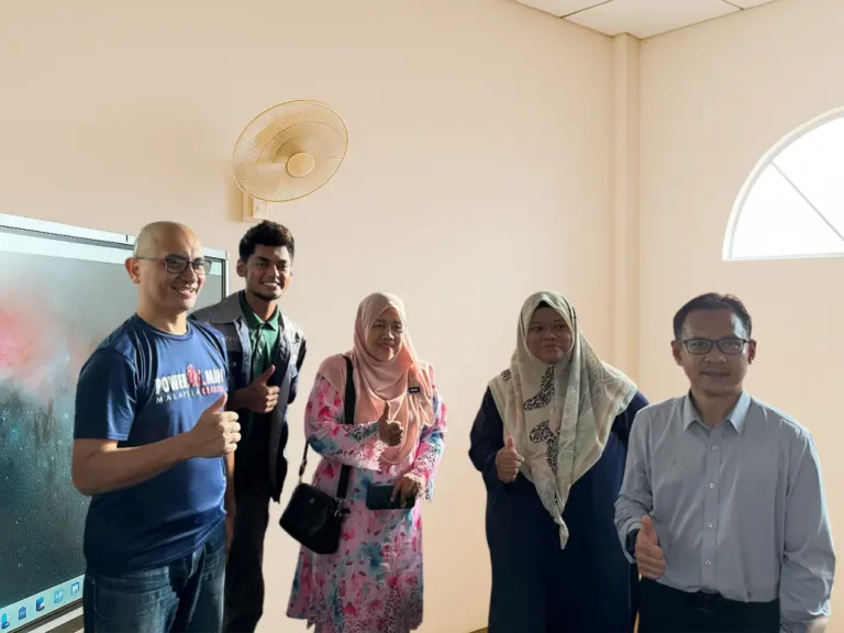 arvia smartboard ARV400 Jabatan Mineral & Geosains Program Kampung Angkat Madani arvia solutions israk solutions