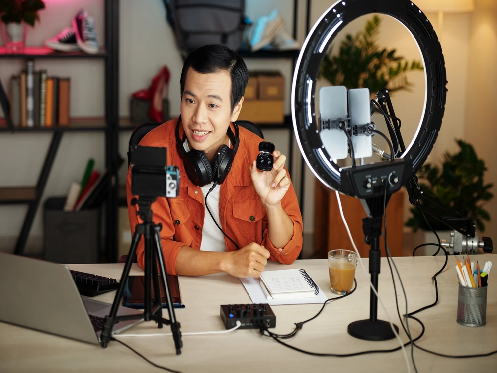 Live Streaming Made Smarter with Interactive Smartboard Technology