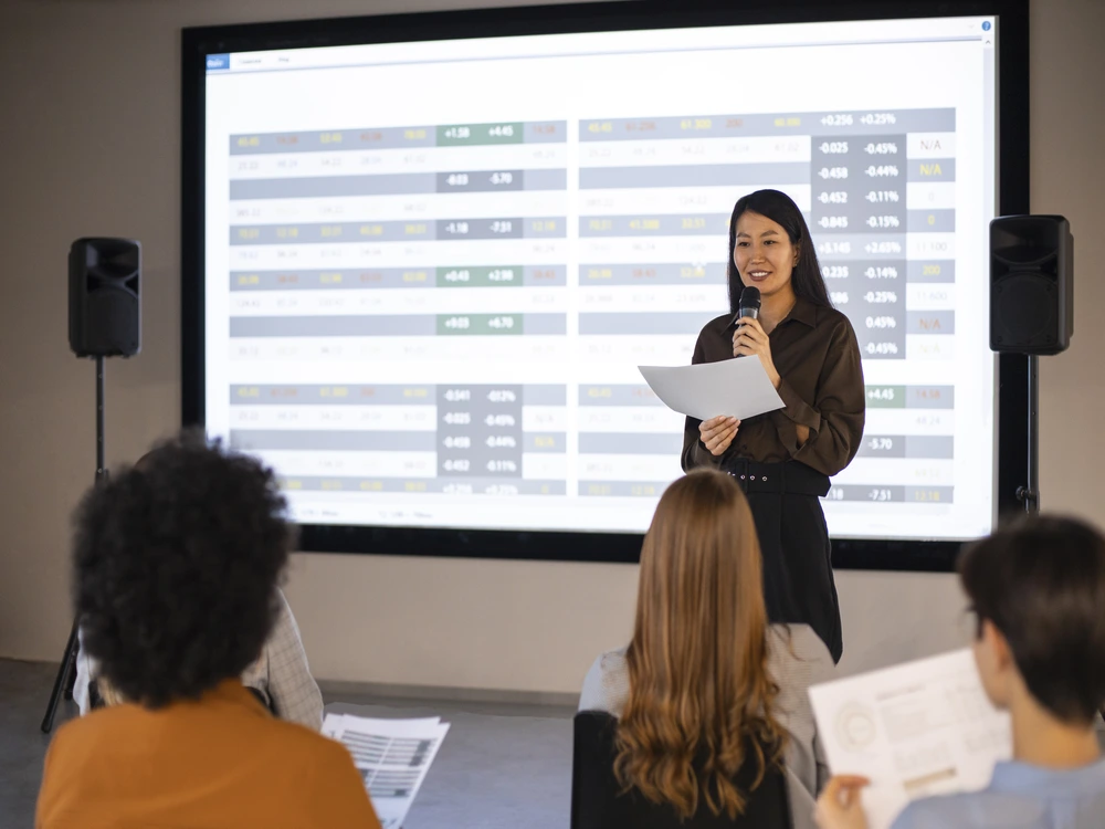 Transforming Education: How Smartboards Power the Future of Smart Classrooms