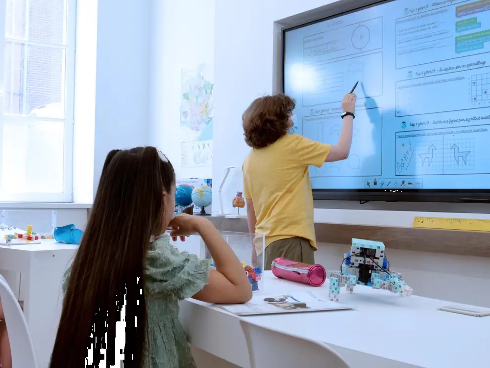AI-First-Smartboard-Malaysia-Smarter-Classrooms-Smarter-Collaboration