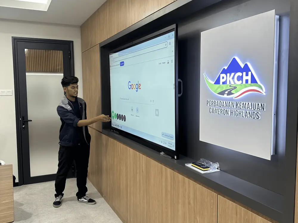 Interactive Smartboard for PKCH Smart Meeting Room Upgrade
