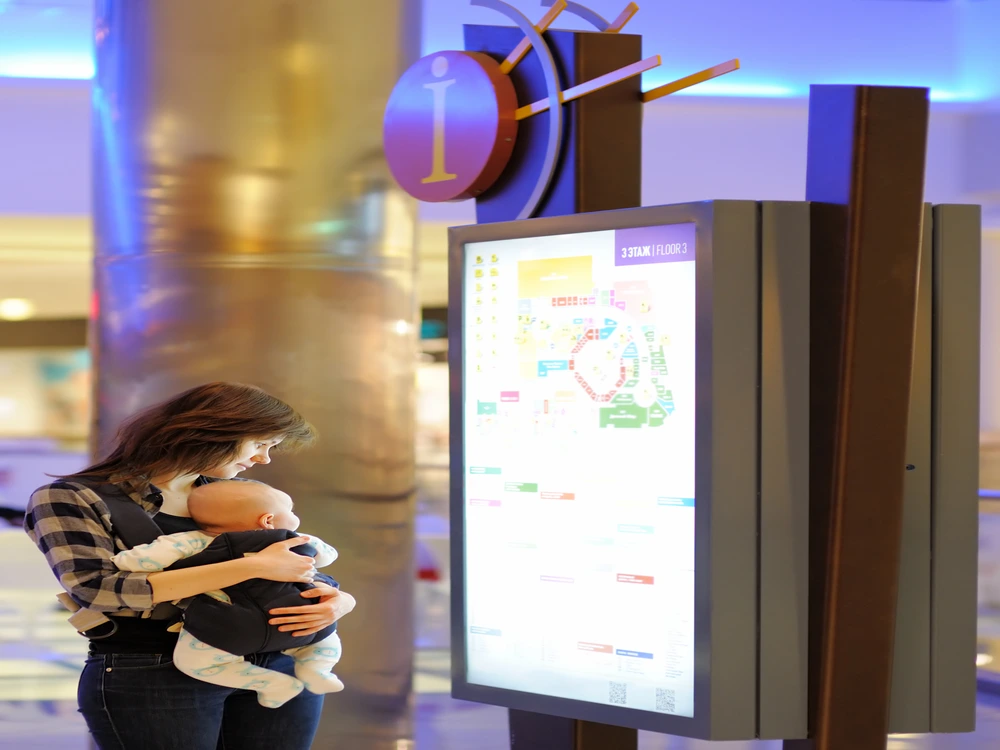 smartboard-meets-digital-signage-a-new-era-of-interactive-visual-communication