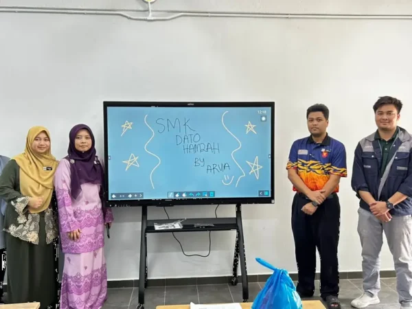Interactive Smartboard at SMK Dato’ Hamzah | Arvia Smartboard ARV400-65 Delivery & Installation