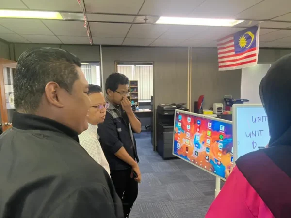FlipTouch Empowers Lembaga Getah Malaysia with Innovative Arvia Interactive Display Solutions