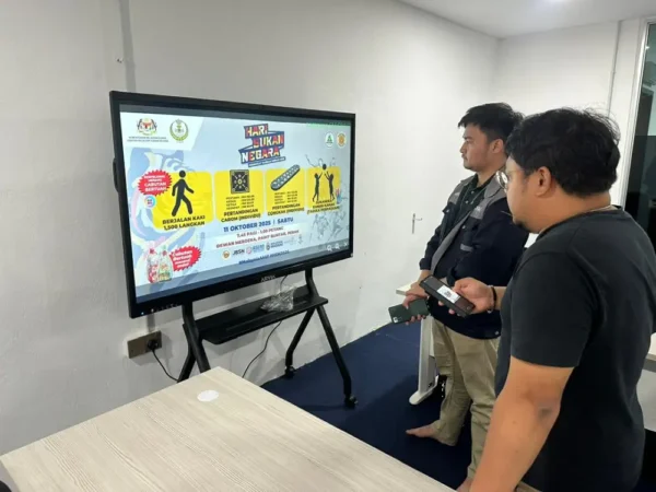DLCE Group Sdn Bhd Places Repeat Order for 65-Inch Smartboard for Perak Meeting Room