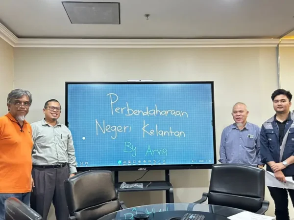 Interactive Smartboard Malaysia Enhances Collaboration at Perbendaharaan Negeri Kelantan