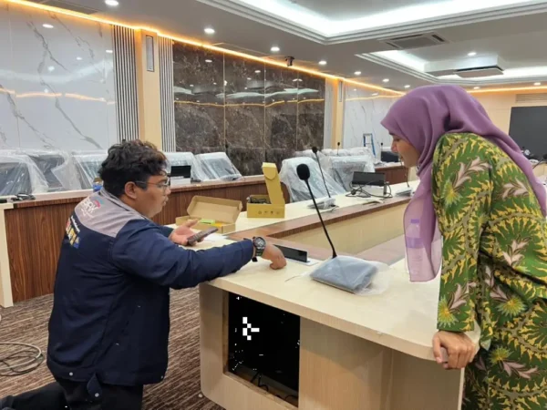 Juara Company Supplies Smart Monitor Lift to SUK Selangor Meeting Room