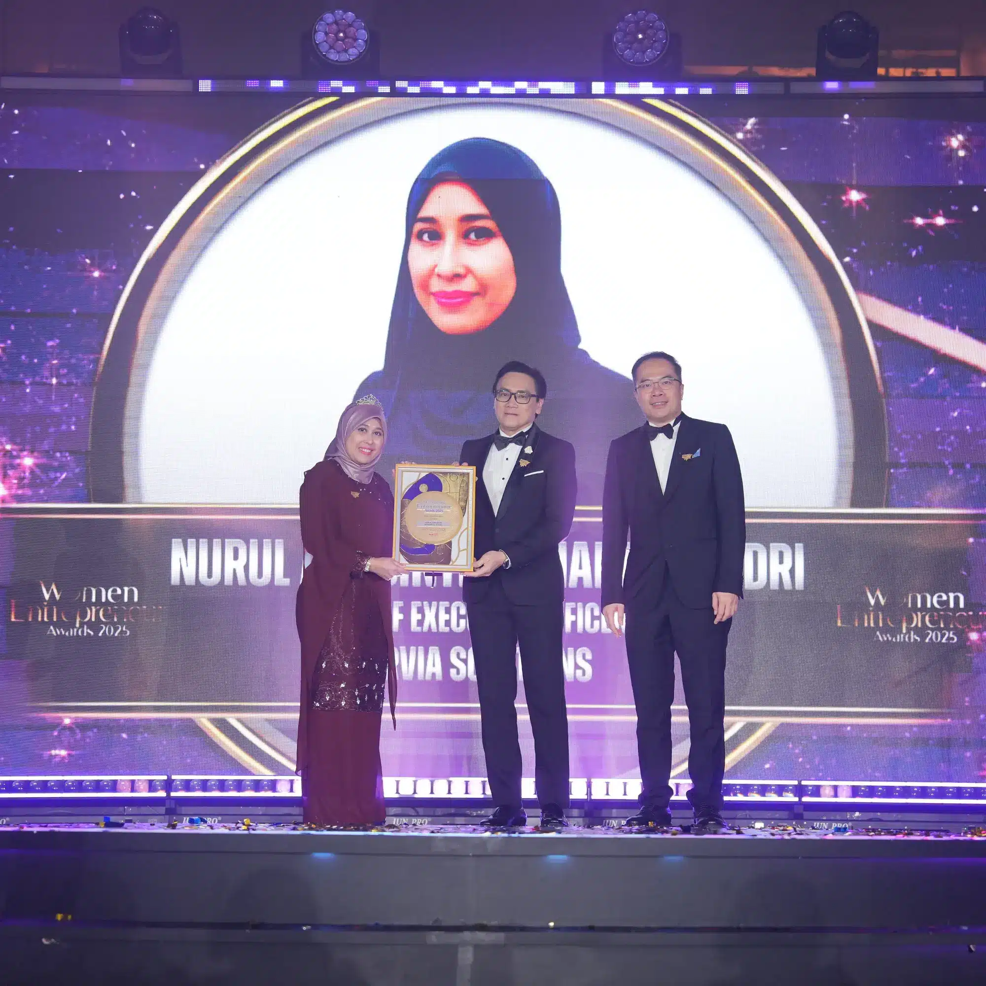 nurul-ain-holding-women-entrepreneur-award-2