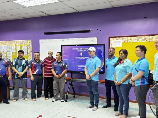 AI Smartboard Empowers Education at SMK Lubok China Through RHB Bank CSR Initiative