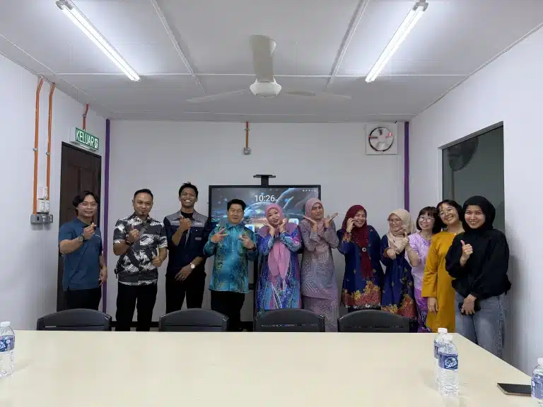 ai smartboard smk inanam arvia solutions